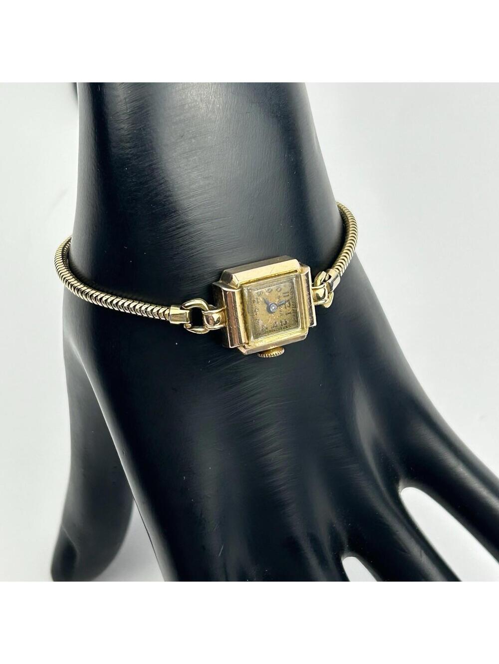 Vintage 1947 Bulova Ladies Watch 14K Gold Filled Square Art Deco - WORKING - Picture 3 of 16